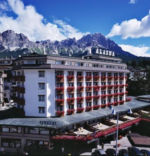 Hotel Alaska Cortina Cortina dʼAmpezzo Exterior foto