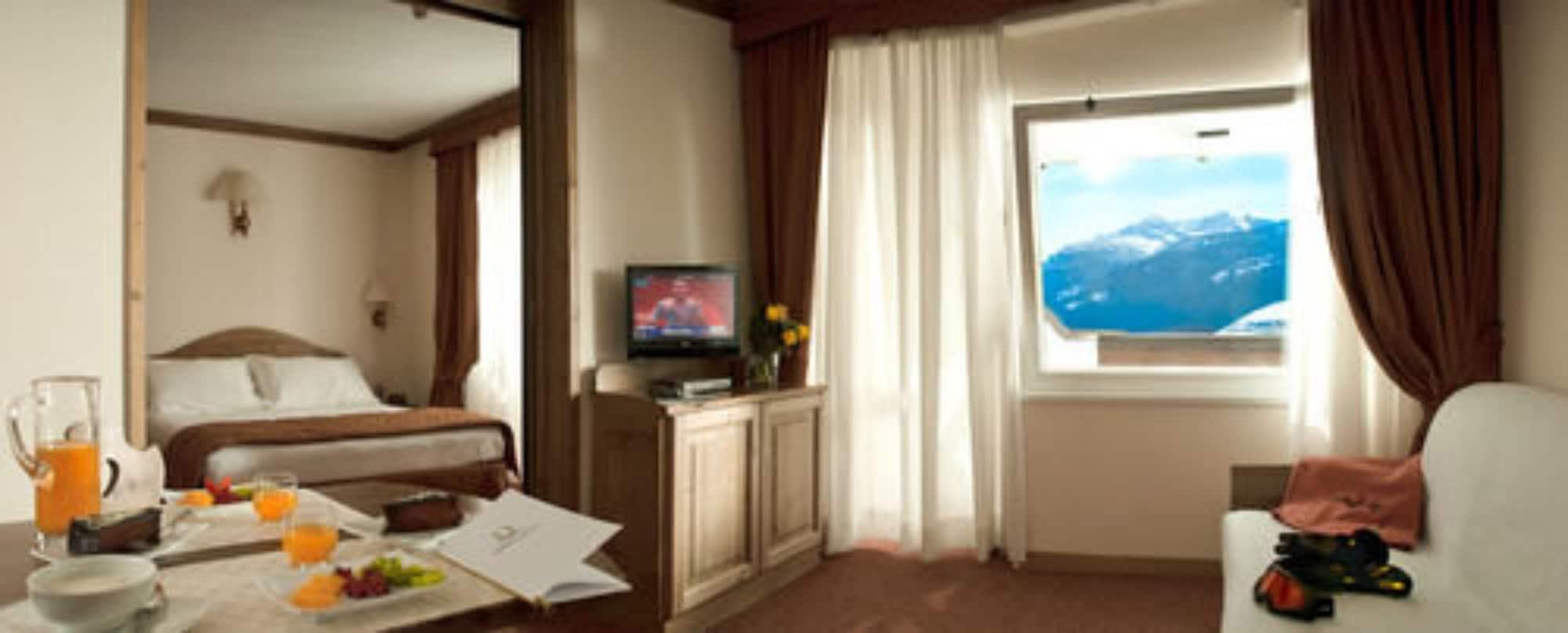 Hotel Alaska Cortina Cortina dʼAmpezzo Exterior foto