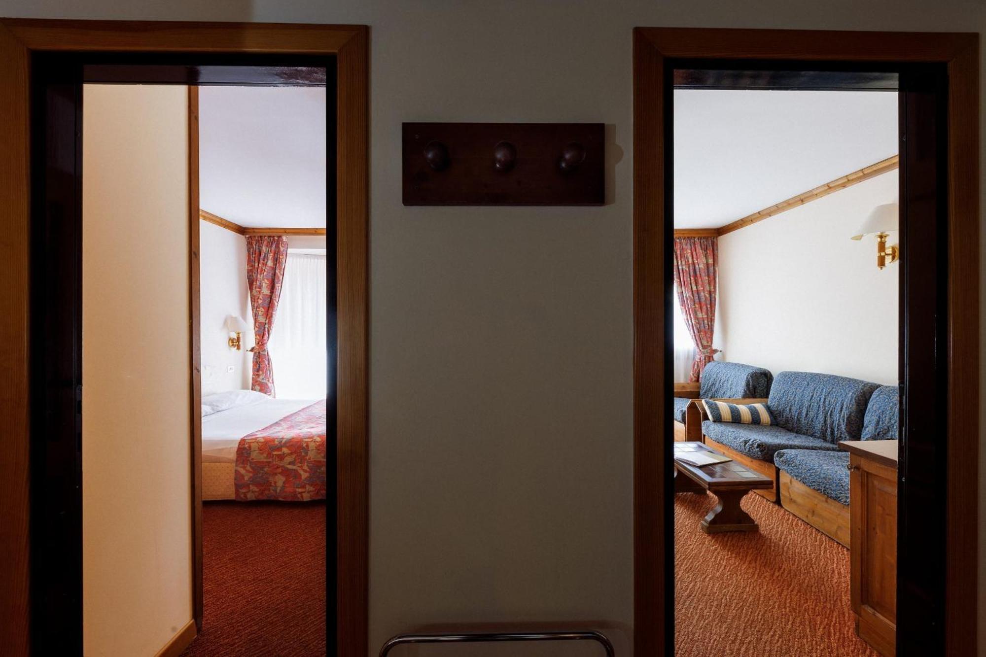 Hotel Alaska Cortina Cortina dʼAmpezzo Exterior foto