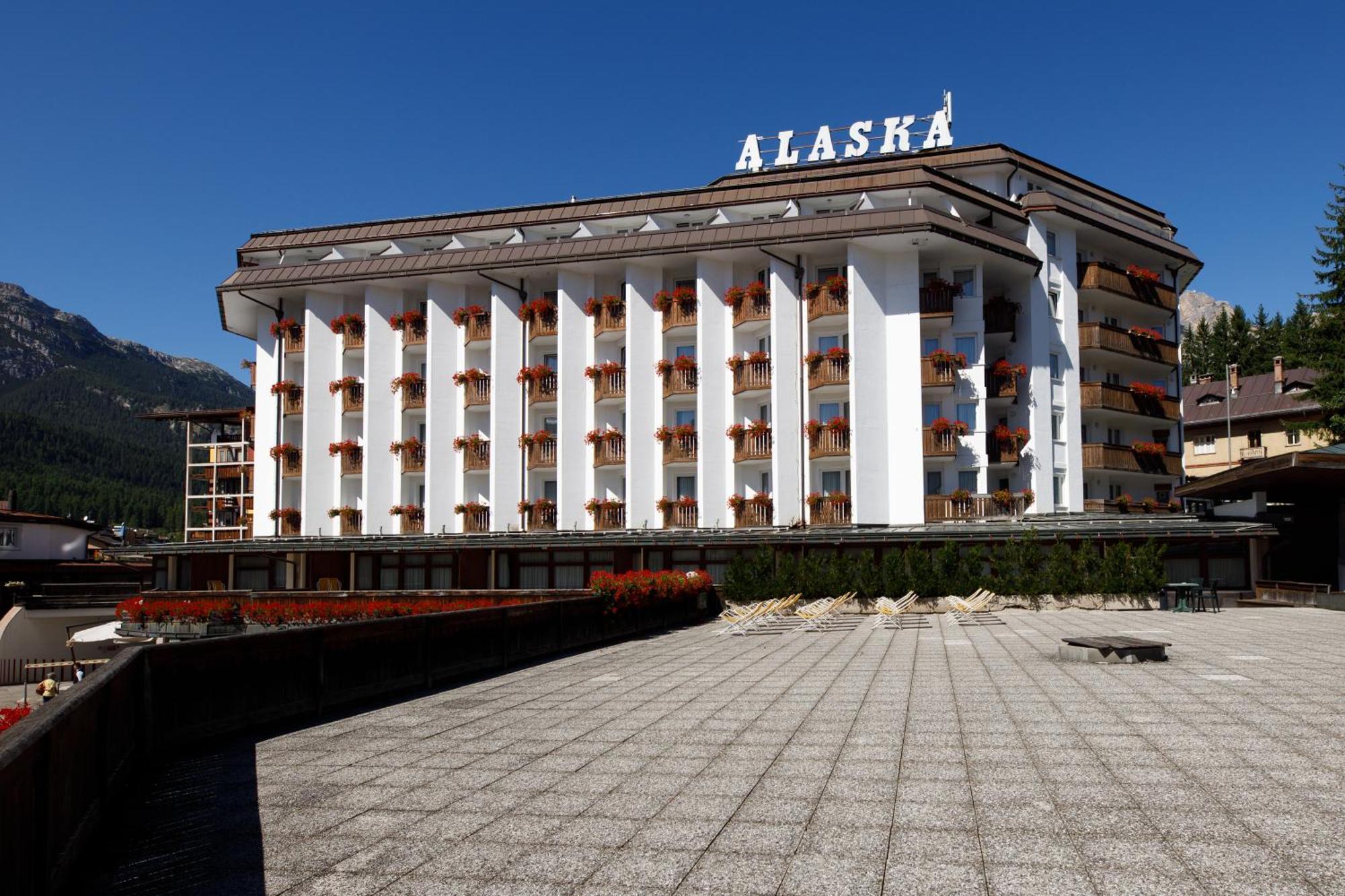 Hotel Alaska Cortina Cortina dʼAmpezzo Exterior foto