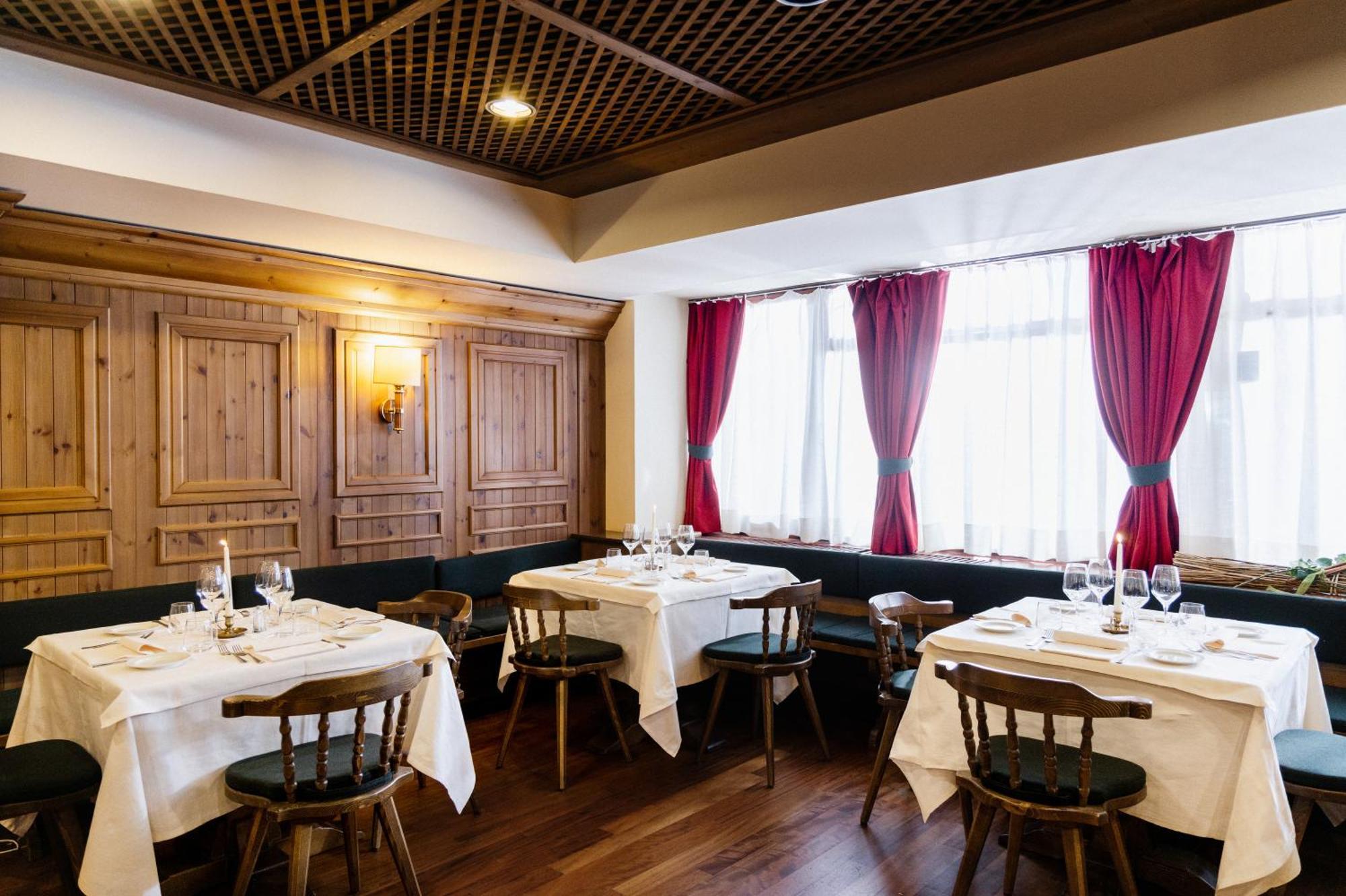 Hotel Alaska Cortina Cortina dʼAmpezzo Exterior foto