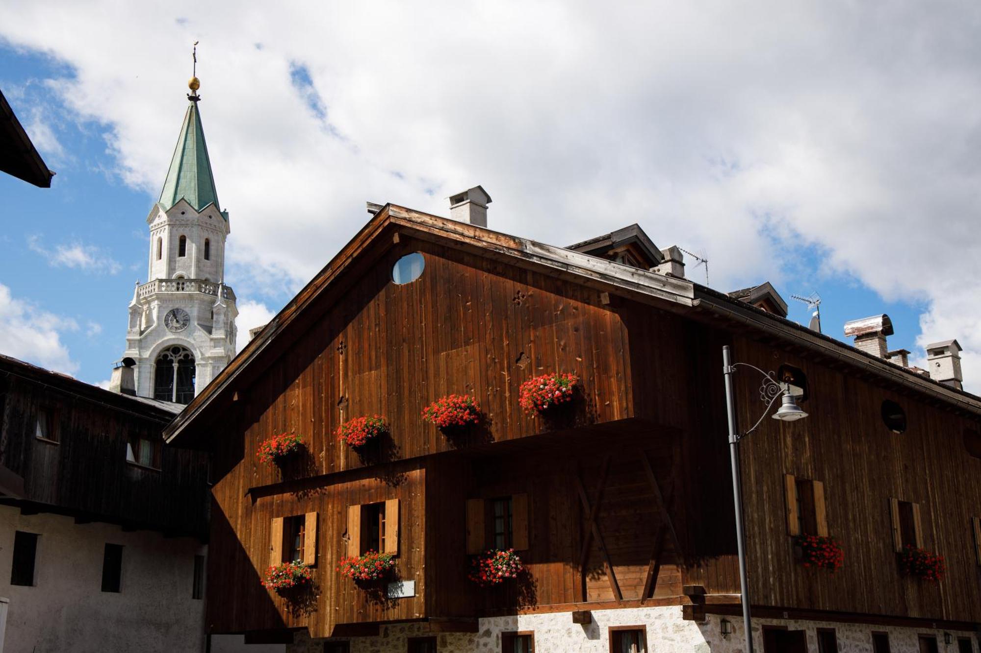 Hotel Alaska Cortina Cortina dʼAmpezzo Exterior foto