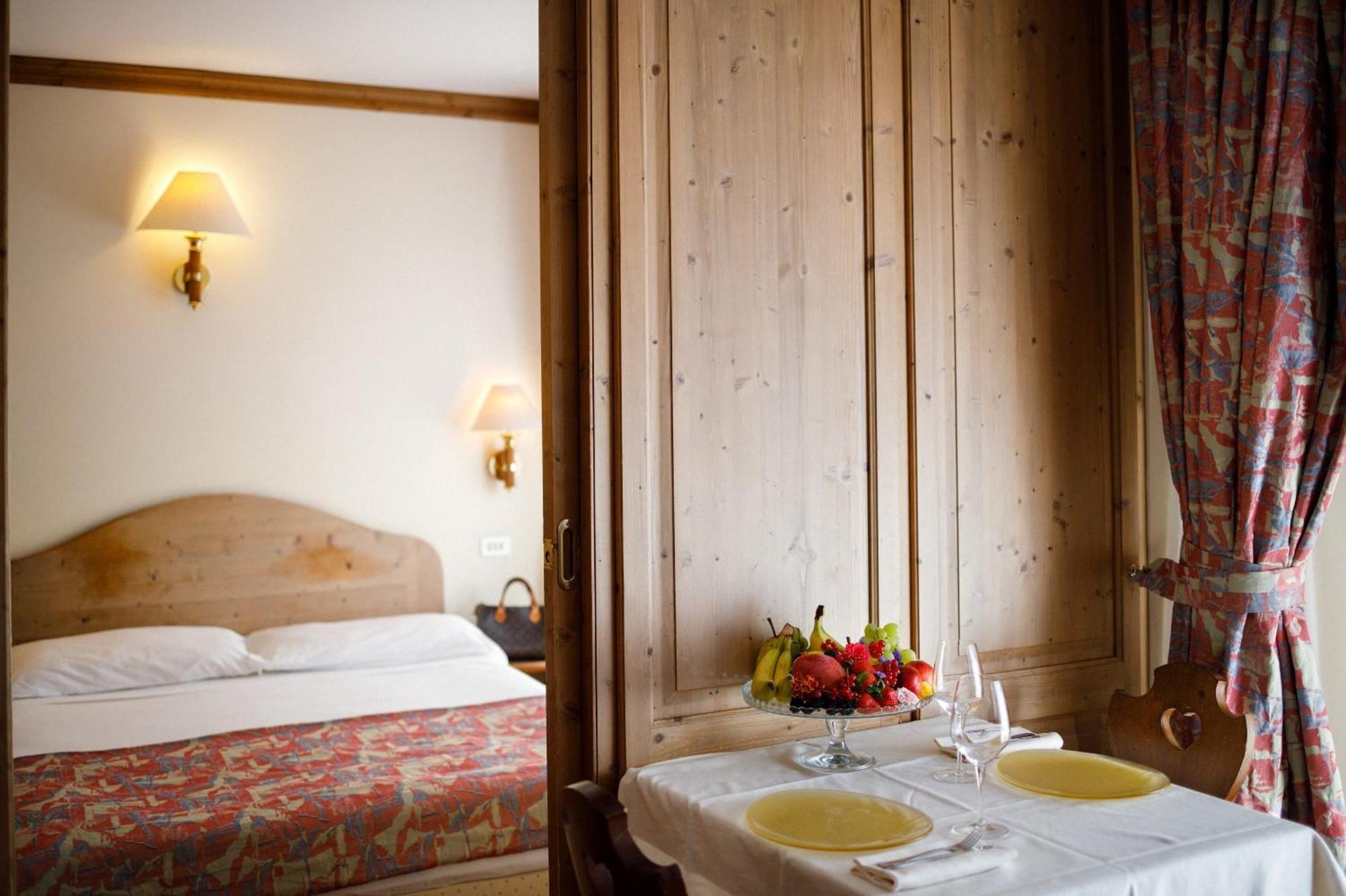 Hotel Alaska Cortina Cortina dʼAmpezzo Exterior foto